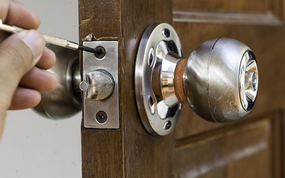 comment ouvrir une porte fermée à clé Créteil